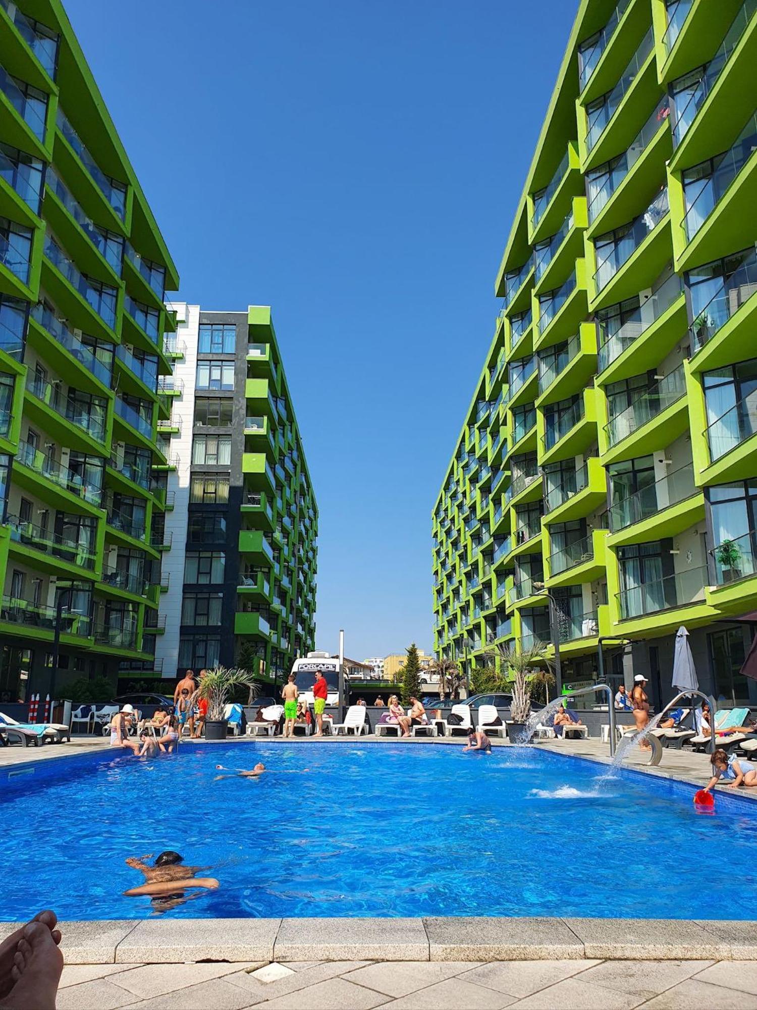 Purple Onyx - Pool & Spa Beach Resort Năvodari Exteriör bild
