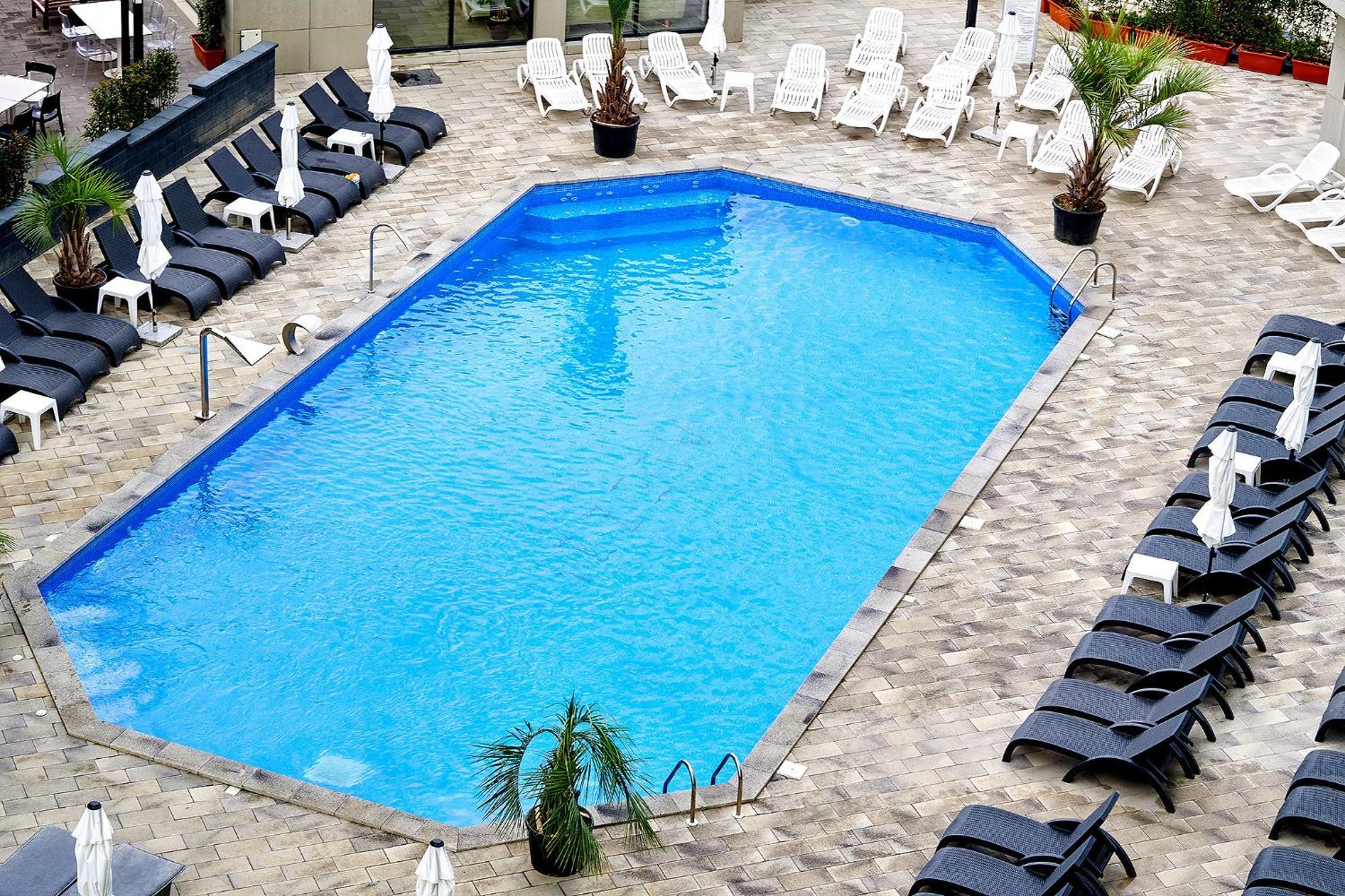 Purple Onyx - Pool & Spa Beach Resort Năvodari Exteriör bild